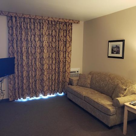 Shemron Suites Hotel Deep River 외부 사진
