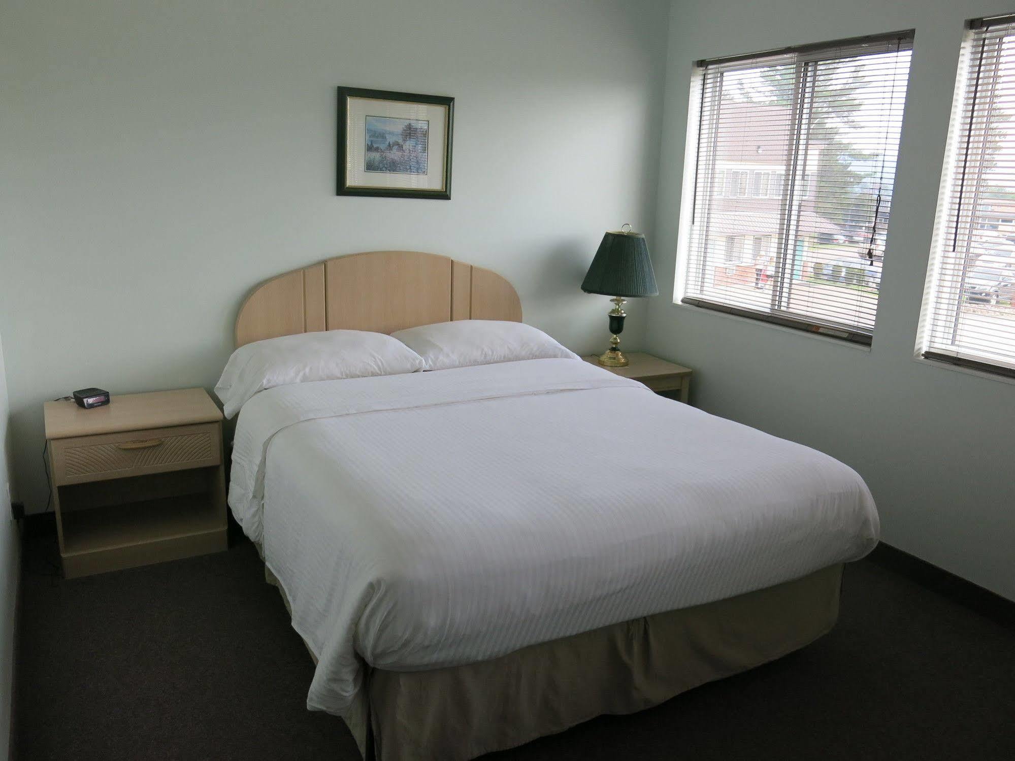 Shemron Suites Hotel Deep River 외부 사진