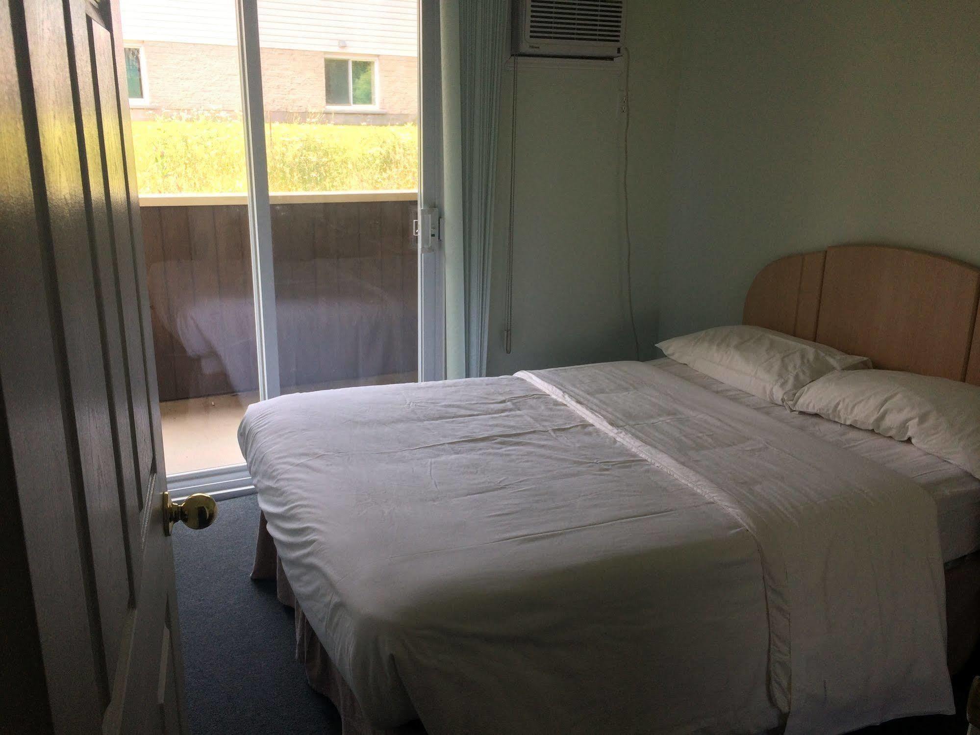 Shemron Suites Hotel Deep River 외부 사진