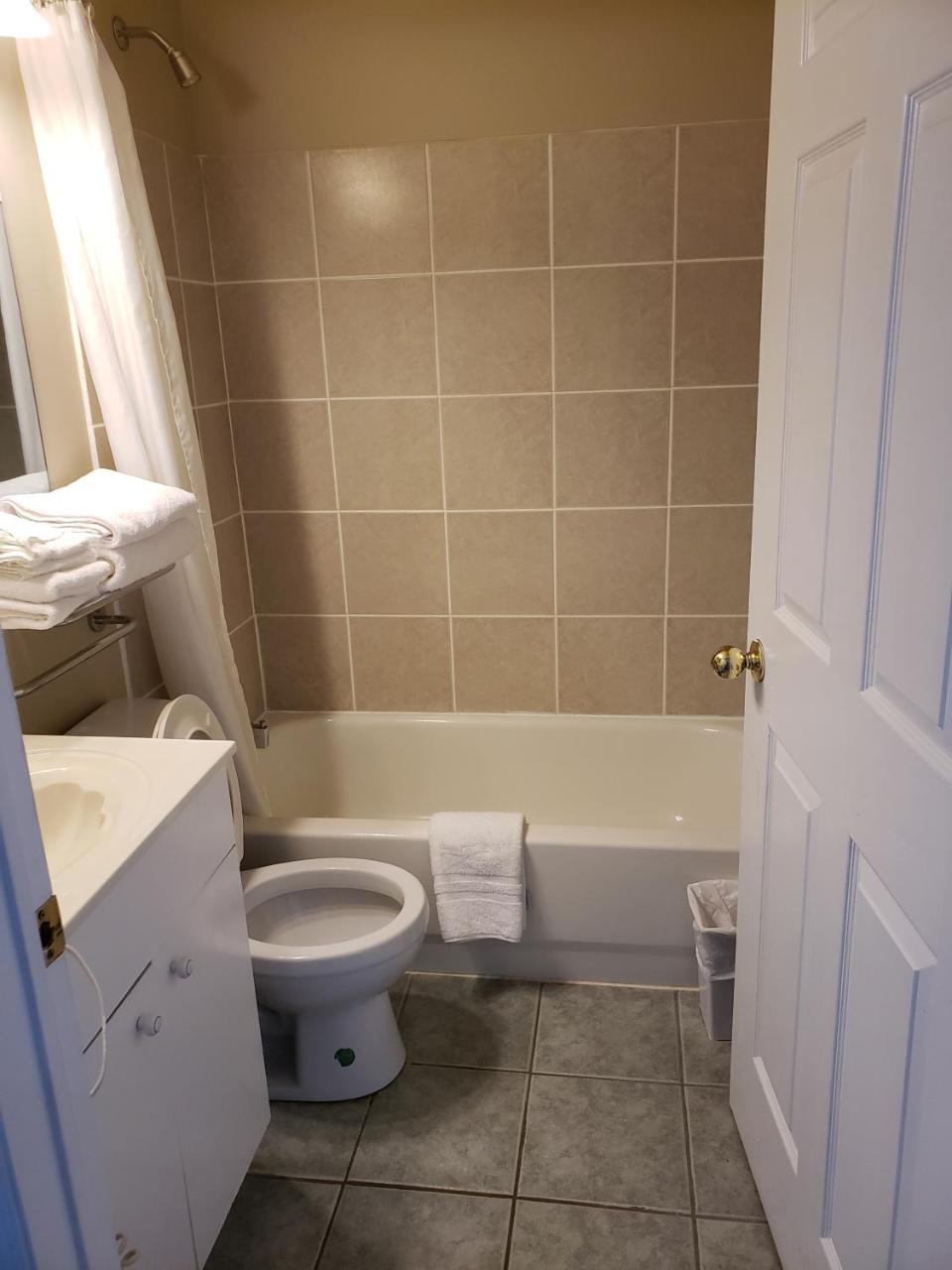 Shemron Suites Hotel Deep River 외부 사진
