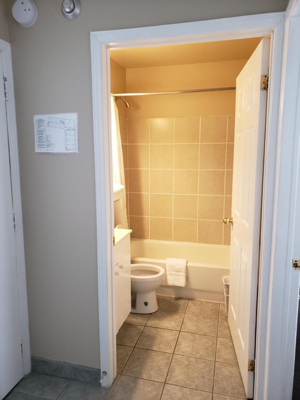 Shemron Suites Hotel Deep River 외부 사진