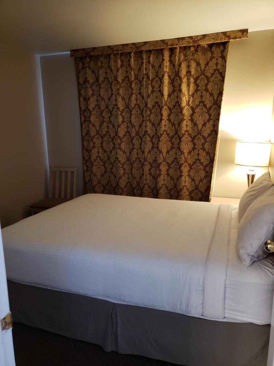 Shemron Suites Hotel Deep River 외부 사진