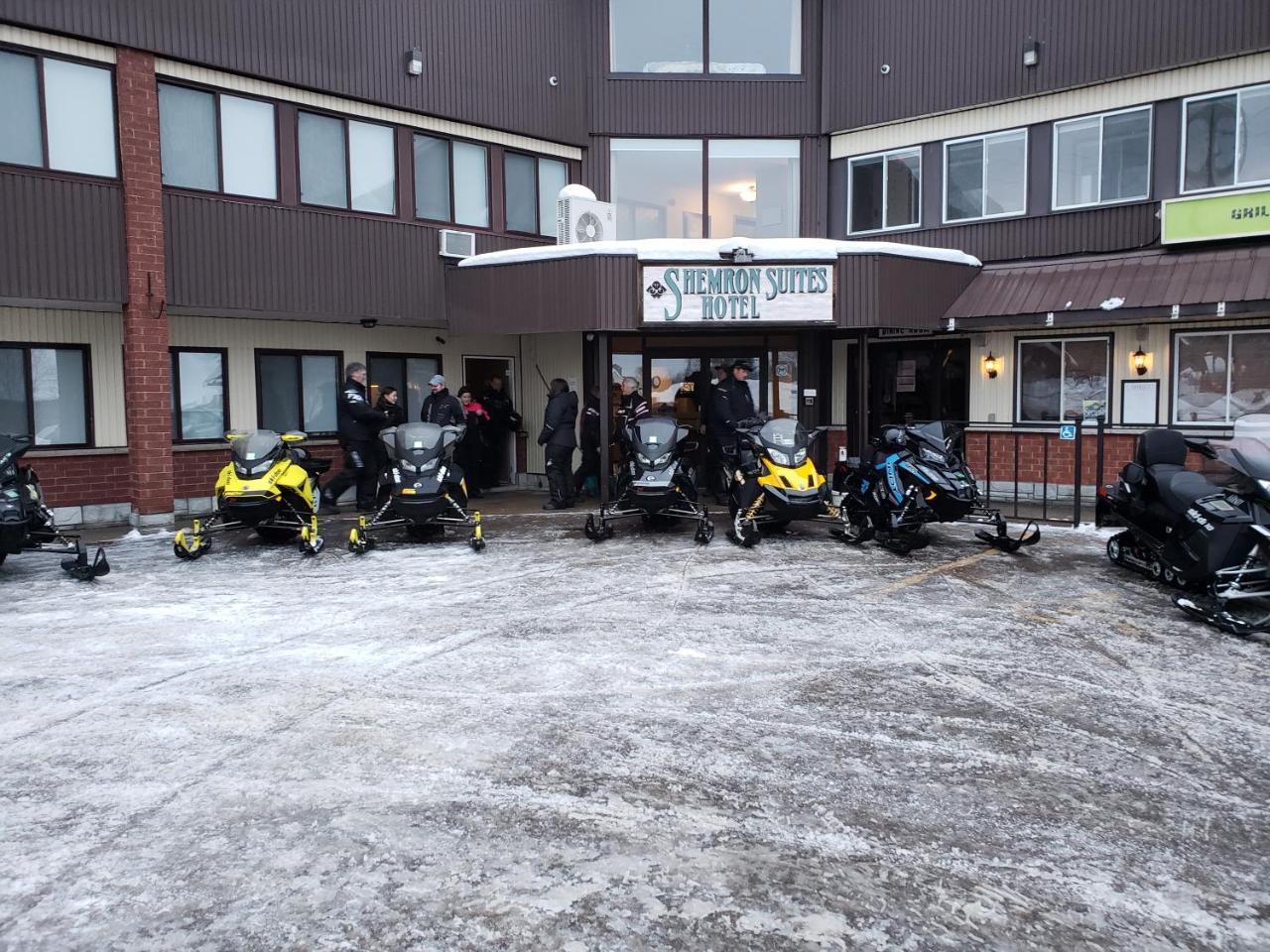 Shemron Suites Hotel Deep River 외부 사진