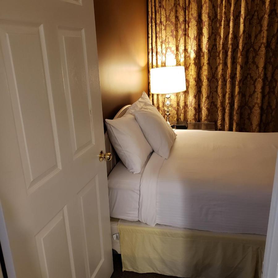 Shemron Suites Hotel Deep River 외부 사진