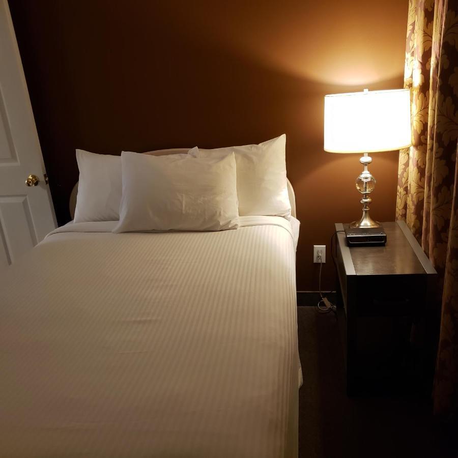 Shemron Suites Hotel Deep River 외부 사진
